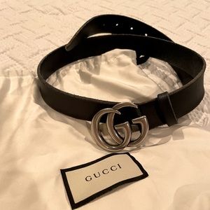 Navy Gucci belt